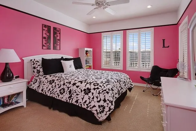 pink two colour combination for bedroom walls