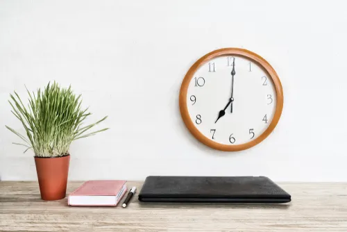 Wall clocks and Vastu: How to improve the décor and positive energy of your home